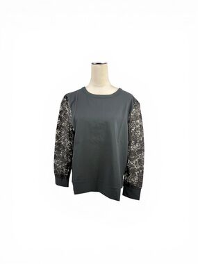 By Stacy London Pullover top with lace Sleeve Detail size medium